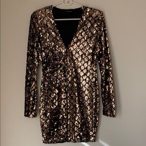 Gold sequence, v-neck dress